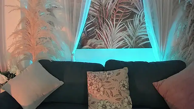 Nicolle W online show from 11.20.25