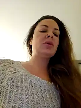 RebeccaXO  online show from 02.05.25