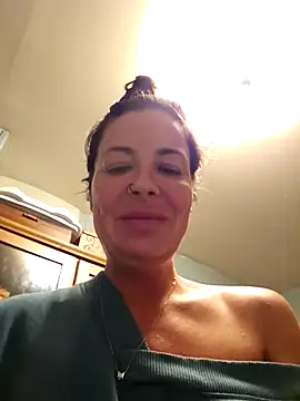 RebeccaXO  online show from 04.24.26