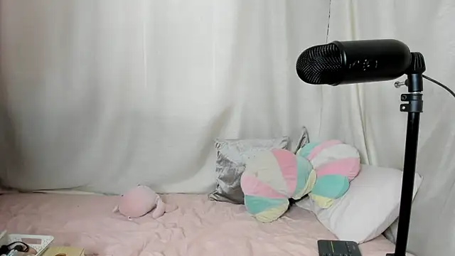 Snapshot of susy_angel chatting on 09.24.25 susy angel online show from 09.24.25