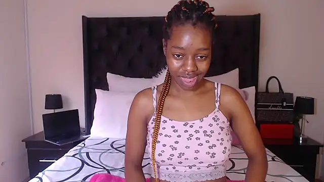 Snapshot of Sexynaughty_Gal chatting on 01.12.25 Sexynaughty Gal online show from 01.12.25