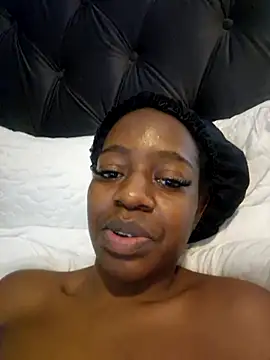 Snapshot of Sexynaughty_Gal chatting on 10.13.25 Sexynaughty Gal online show from 10.13.25