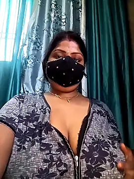 Snapshot of neha-bhabhi chatting on 03.18.25 neha-bhabhi online show from 03.18.25