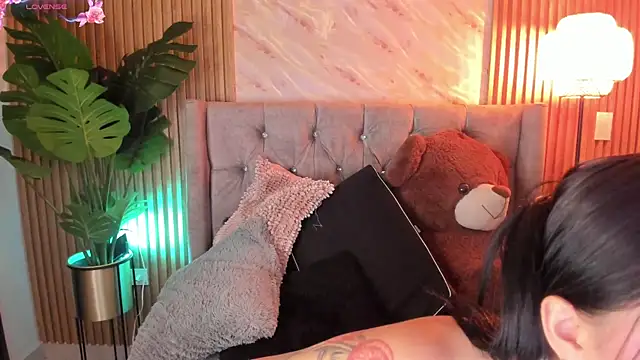 Snapshot of karol_green_ chatting on 04.20.26 karol green online show from 04.20.26