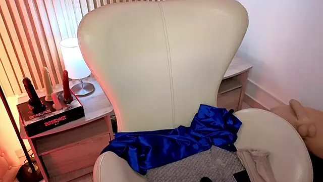 MarianL0ve online show from 10.04.25