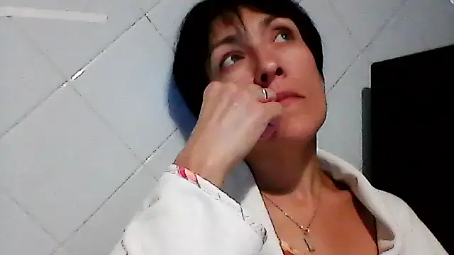 SunnyAmorre online show from 09.09.25