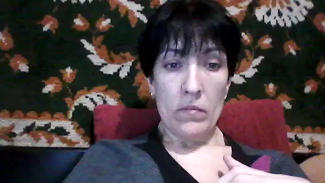 SunnyAmorre online show from 12.04.25