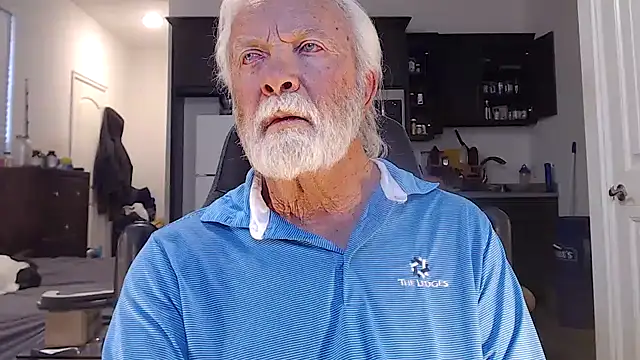 Snapshot of rockpoint69 chatting on 12.17.24 rockpoint69 online show from 12.17.24