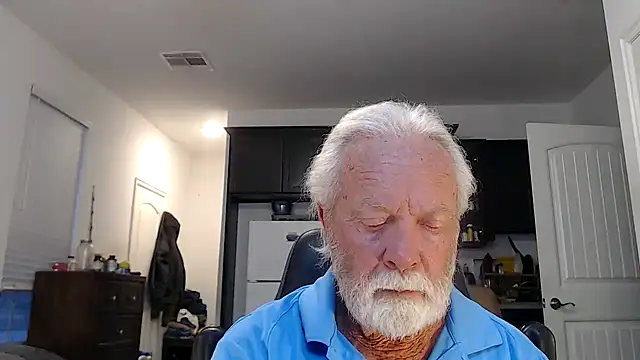 Snapshot of rockpoint69 chatting on 12.17.24 rockpoint69 online show from 12.17.24