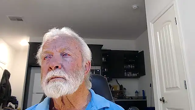 Snapshot of rockpoint69 chatting on 12.18.24 rockpoint69 online show from 12.18.24
