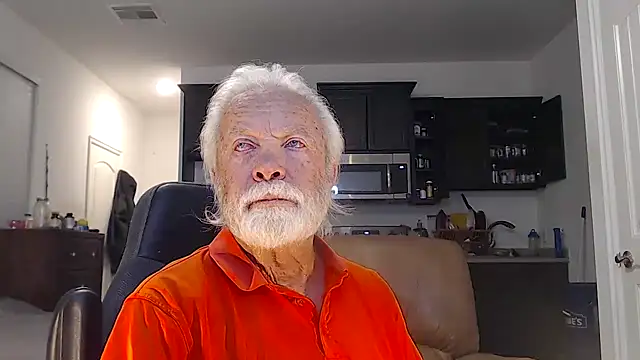 Snapshot of rockpoint69 chatting on 12.18.24 rockpoint69 online show from 12.18.24