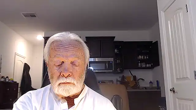 Snapshot of rockpoint69 chatting on 12.19.24 rockpoint69 online show from 12.19.24