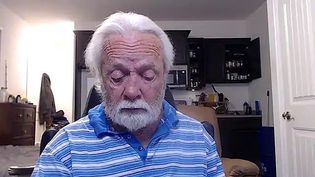 Snapshot of rockpoint69 chatting on 12.25.24 rockpoint69 online show from 12.25.24