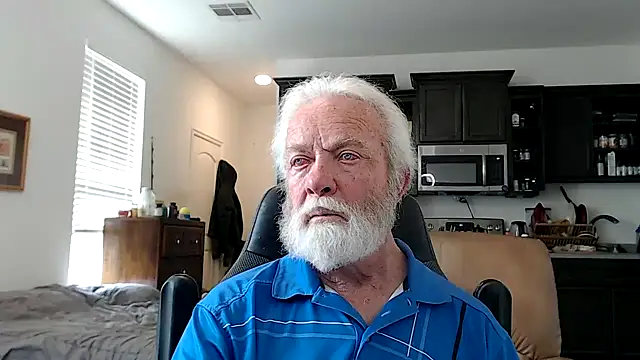 Snapshot of rockpoint69 chatting on 02.02.25 rockpoint69 online show from 02.02.25