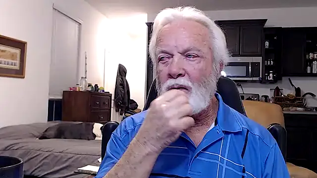 Snapshot of rockpoint69 chatting on 02.05.25 rockpoint69 online show from 02.05.25