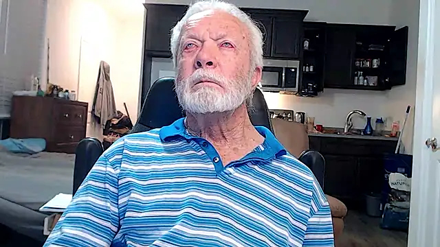Snapshot of rockpoint69 chatting on 09.24.25 rockpoint69 online show from 09.24.25