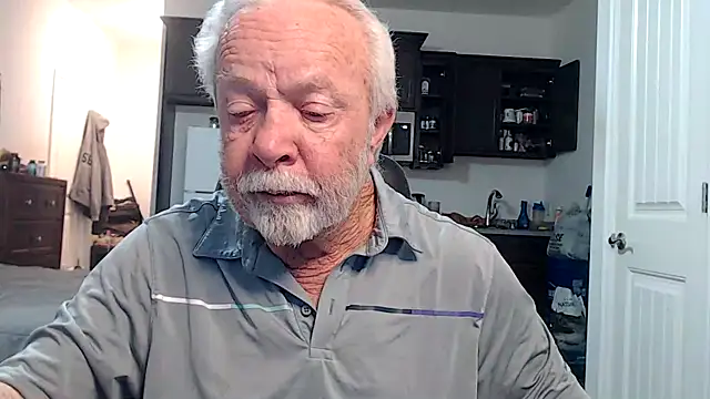 Snapshot of rockpoint69 chatting on 10.15.25 rockpoint69 online show from 10.15.25