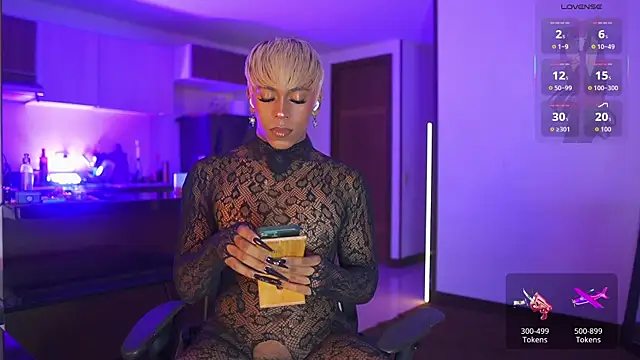 AmberRaus online show from 11.26.25