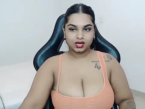 layla amin online show from 12.02.24