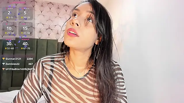 Snapshot of PilarJones_ chatting on 02.08.25 PilarJones online show from 02.08.25