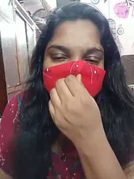 Snapshot of lovely-latha chatting on 05.28.26 lovely-latha online show from 05.28.26