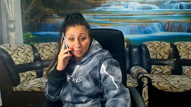 MoistMady online show from 10.10.25