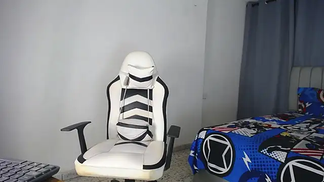 Snapshot of DavidAngell7 chatting on 12.13.24 DavidAngell7 online show from 12.13.24