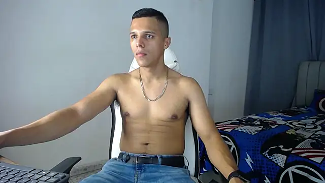 Snapshot of DavidAngell7 chatting on 12.18.24 DavidAngell7 online show from 12.18.24