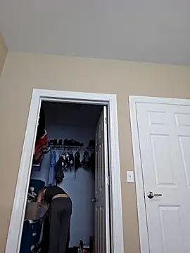 AmethystFoxx online show from 09.29.25