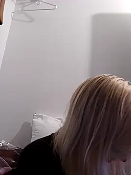 AmethystFoxx online show from 11.03.25