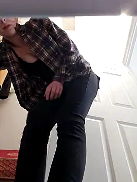Snapshot of AmethystFoxx chatting on 04.29.26 AmethystFoxx online show from 04.29.26