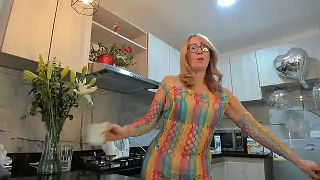 Snapshot of ashleymilf_1 chatting on 01.24.25 ashleymilf 1 online show from 01.24.25