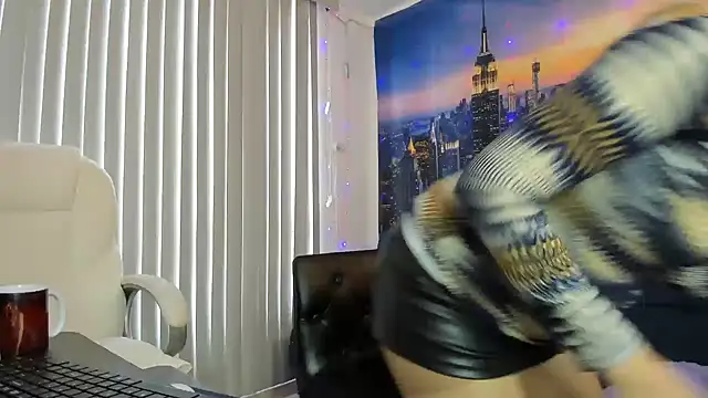Snapshot of ashleymilf_1 chatting on 02.18.25 ashleymilf 1 online show from 02.18.25
