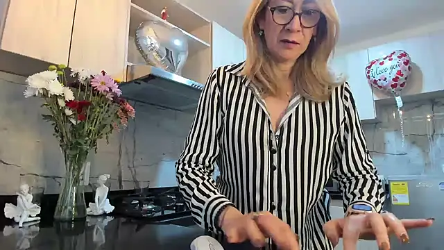Snapshot of ashleymilf_1 chatting on 02.20.25 ashleymilf 1 online show from 02.20.25