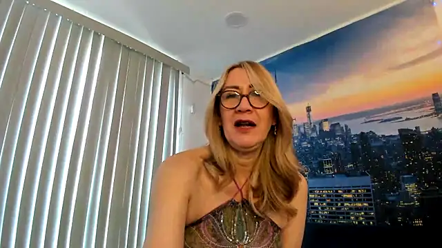 Snapshot of ashleymilf_1 chatting on 03.01.25 ashleymilf 1 online show from 03.01.25