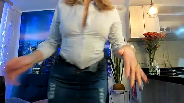 Snapshot of ashleymilf_1 chatting on 03.04.25 ashleymilf 1 online show from 03.04.25