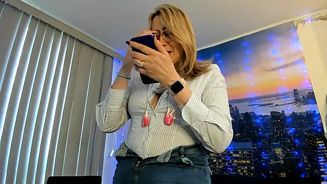 Snapshot of ashleymilf_1 chatting on 03.04.25 ashleymilf 1 online show from 03.04.25