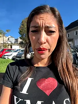 amanilouve online show from 11.04.25