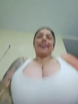 Snapshot of natalygolden69 chatting on 05.21.26 natalygolden69 online show from 05.21.26
