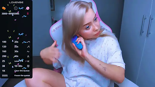 MonaLauu online show from 12.28.24