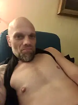 Snapshot of Ladyshaker82 chatting on 03.02.26 Ladyshaker82 online show from 03.02.26