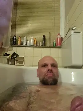 Ladyshaker82 online show from 04.16.26