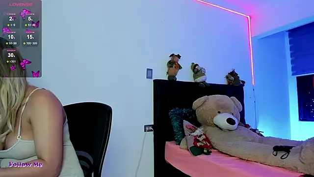 SussiVega online show from 12.18.24