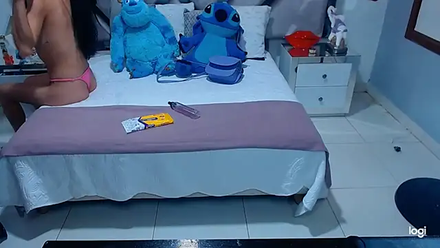 Snapshot of lady_Ary_xx chatting on 01.12.25 lady Ary xx online show from 01.12.25