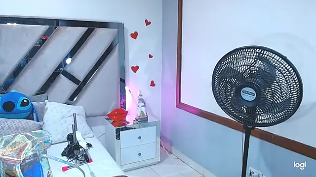 Snapshot of lady_Ary_xx chatting on 01.26.25 lady Ary xx online show from 01.26.25