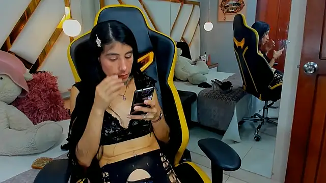 Snapshot of lady_Ary_xx chatting on 03.01.25 lady Ary xx online show from 03.01.25