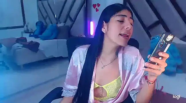 Snapshot of lady_Ary_xx chatting on 03.08.25 lady Ary xx online show from 03.08.25