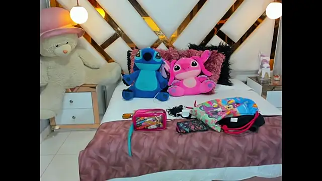 Snapshot of lady_Ary_xx chatting on 09.13.25 lady Ary xx online show from 09.13.25