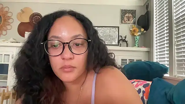 Snapshot of dreamyriri chatting on 02.15.26 dreamyriri online show from 02.15.26