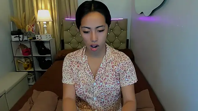 reighnempress online show from 03.04.25